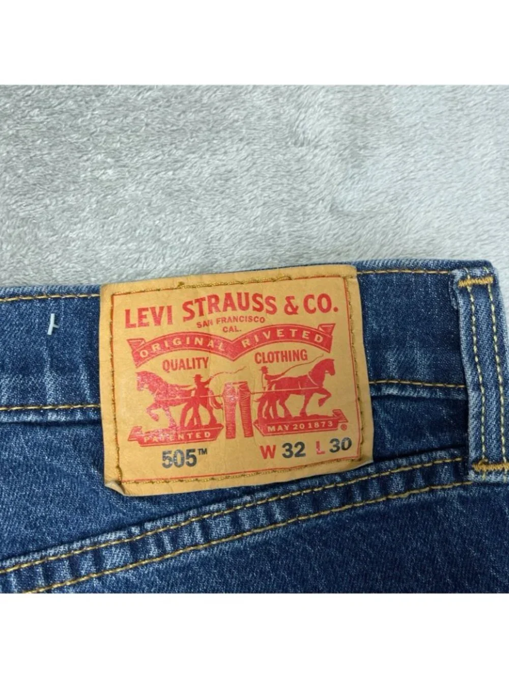 Levis 505 Regular Fit Men's W32 L30 Stretch Jeans  Straight Leg e1551